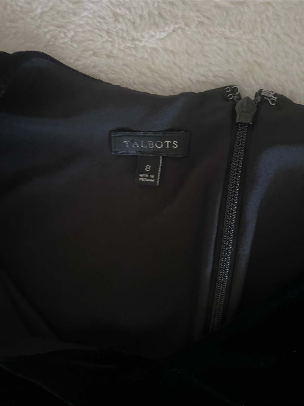 Talbots woman’s Black Velvet V-Neck velvet Midi Dress with Puff Sleeves size 8 - Picture 10 of 17